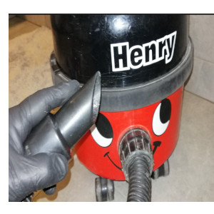 henry hoover helping removing silicone from the bath